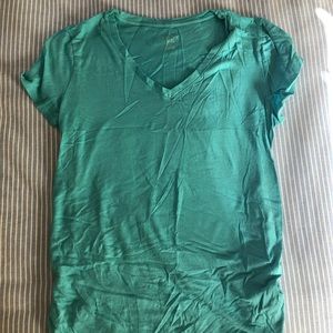 EUC Isabel Maternity blue/teal tee Medium | Smoke Free Pet Free